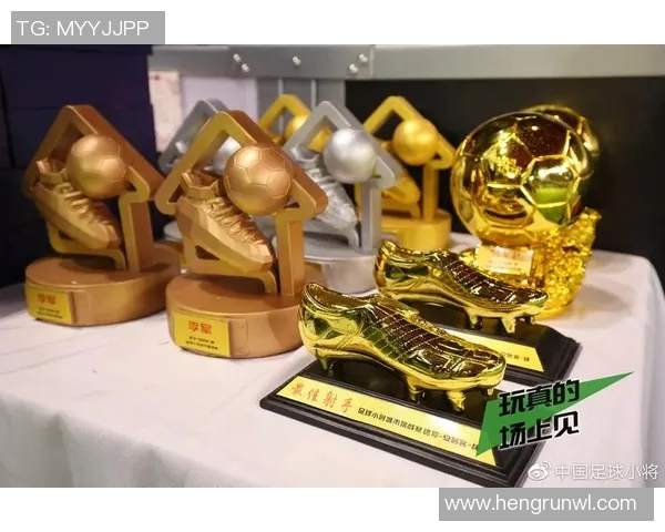 用五彩袜子打造迷你足球球星展现创意与运动激情的新潮玩具